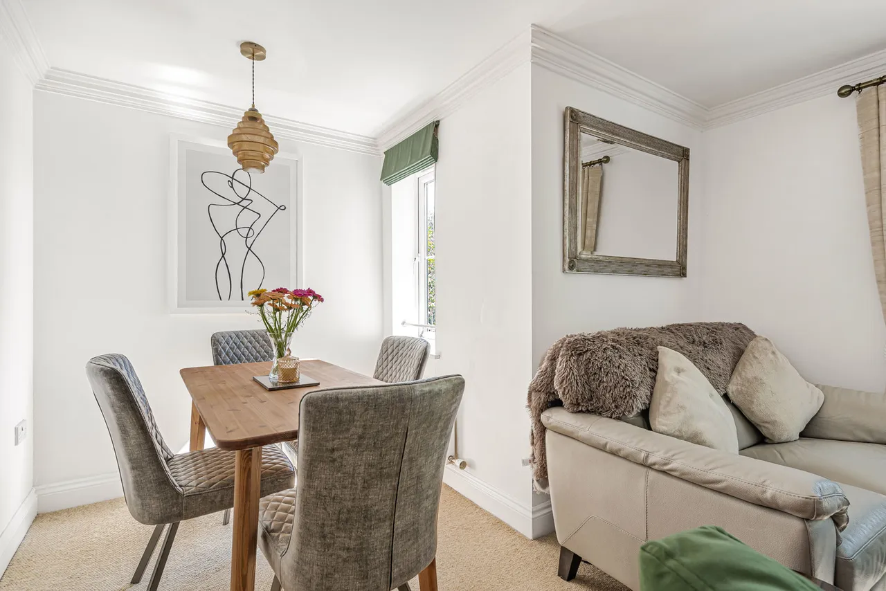 Fircroft Road, Englefield Green, TW20, photo 10