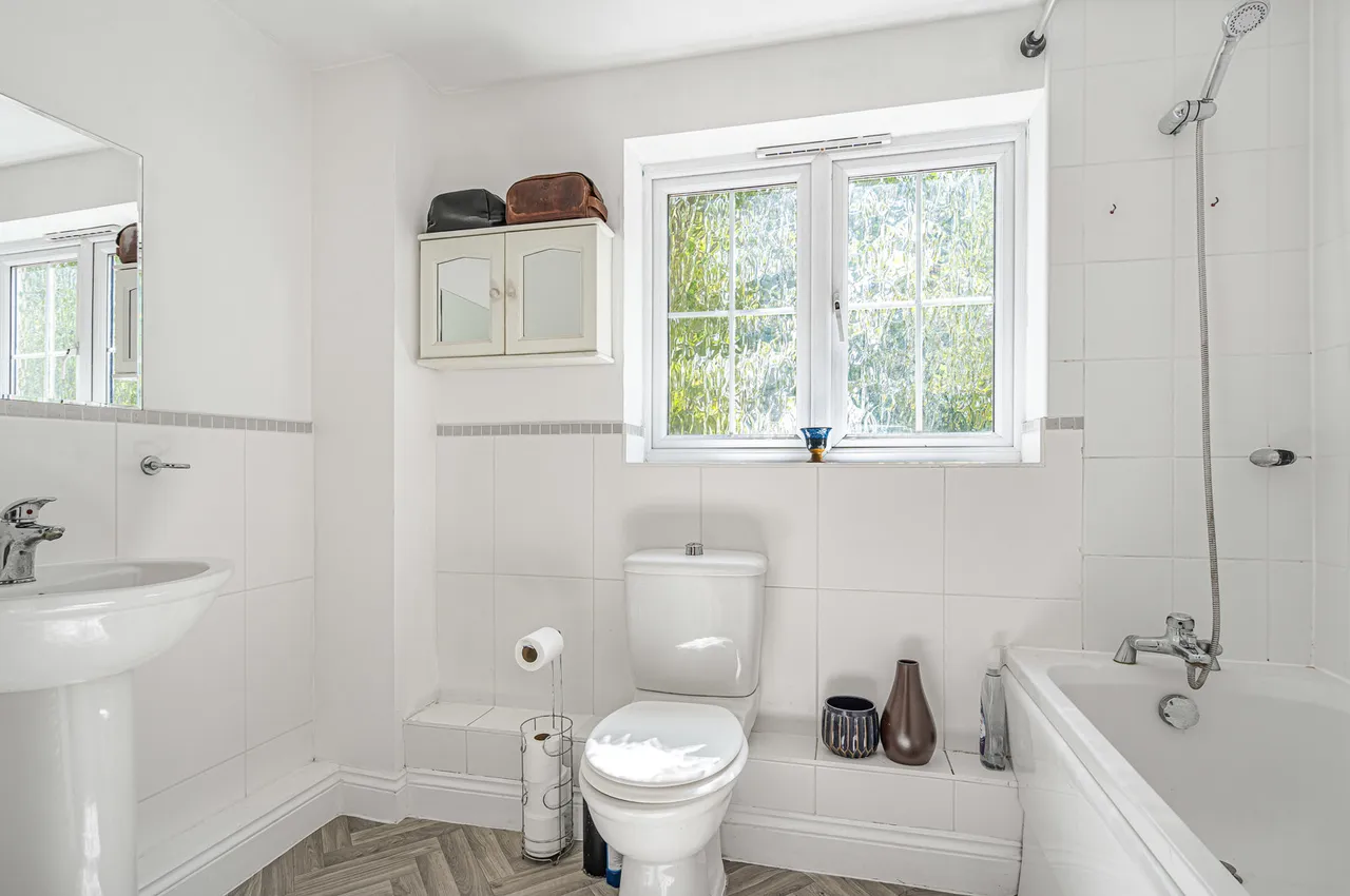 Fircroft Road, Englefield Green, TW20, photo 5