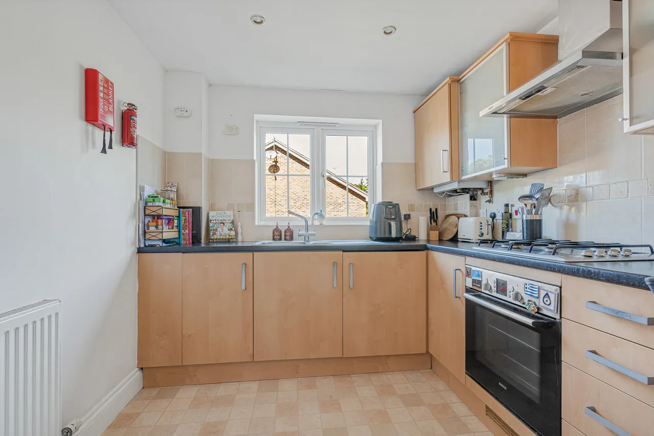 Fircroft Road, Englefield Green, TW20, photo 3