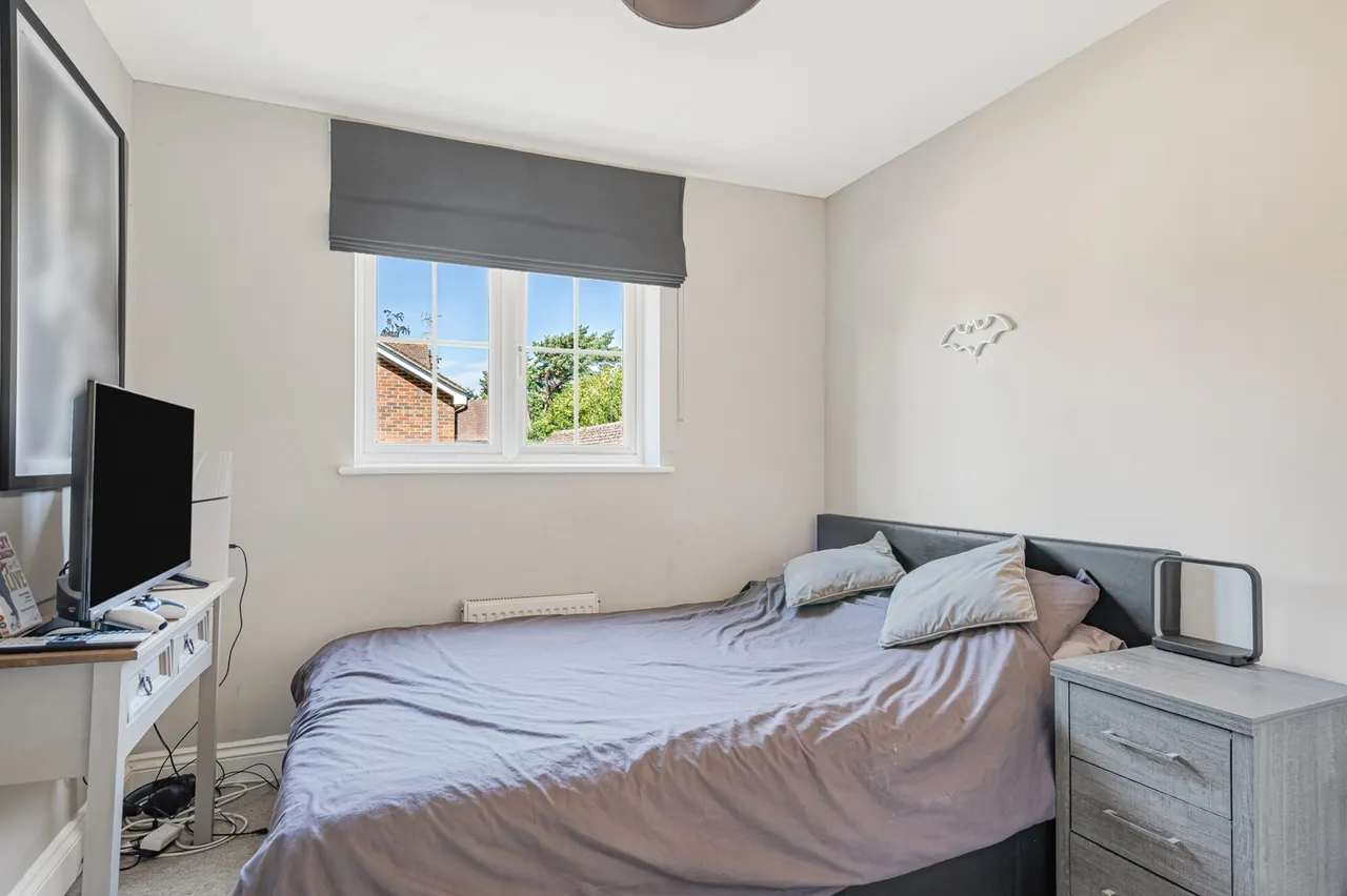 Fircroft Road, Englefield Green, TW20, photo 11