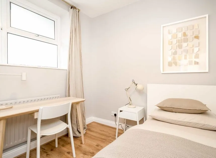 Goldhawk Road, Shepherds Bush, W12, photo 5