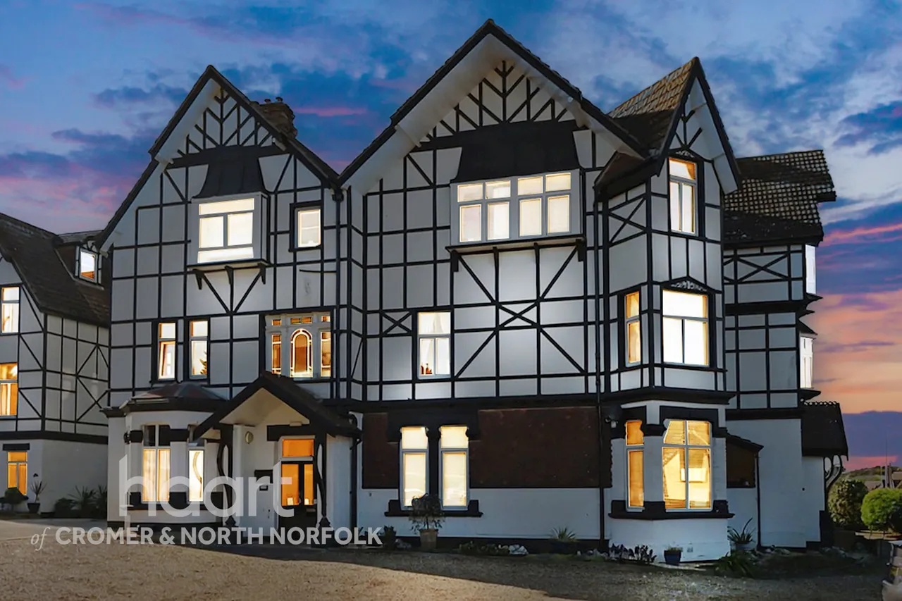 2 bed flat for sale, Weybourne Road, Sheringham, NR26