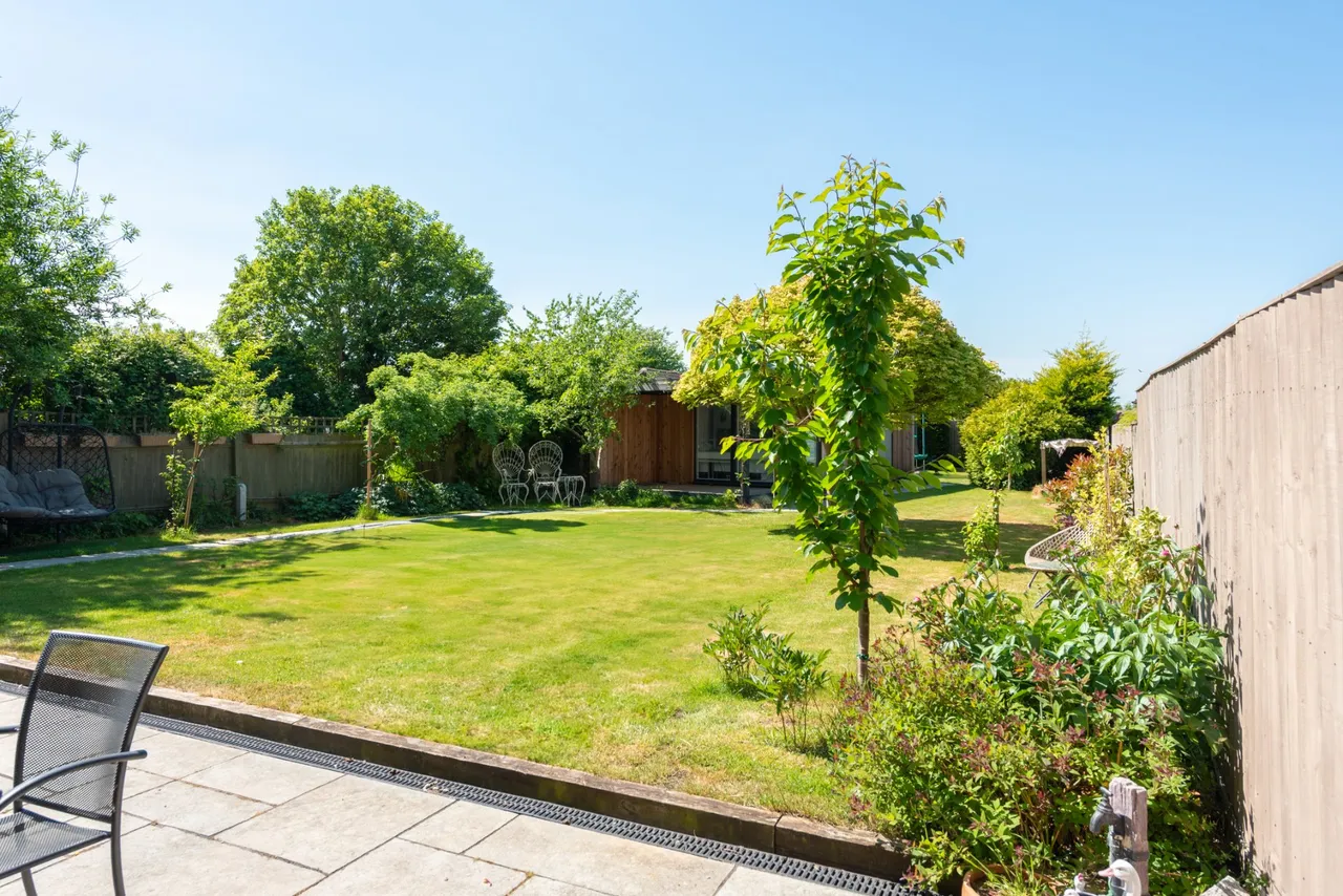 Lower Road, Stoke Mandeville, HP22, photo 4