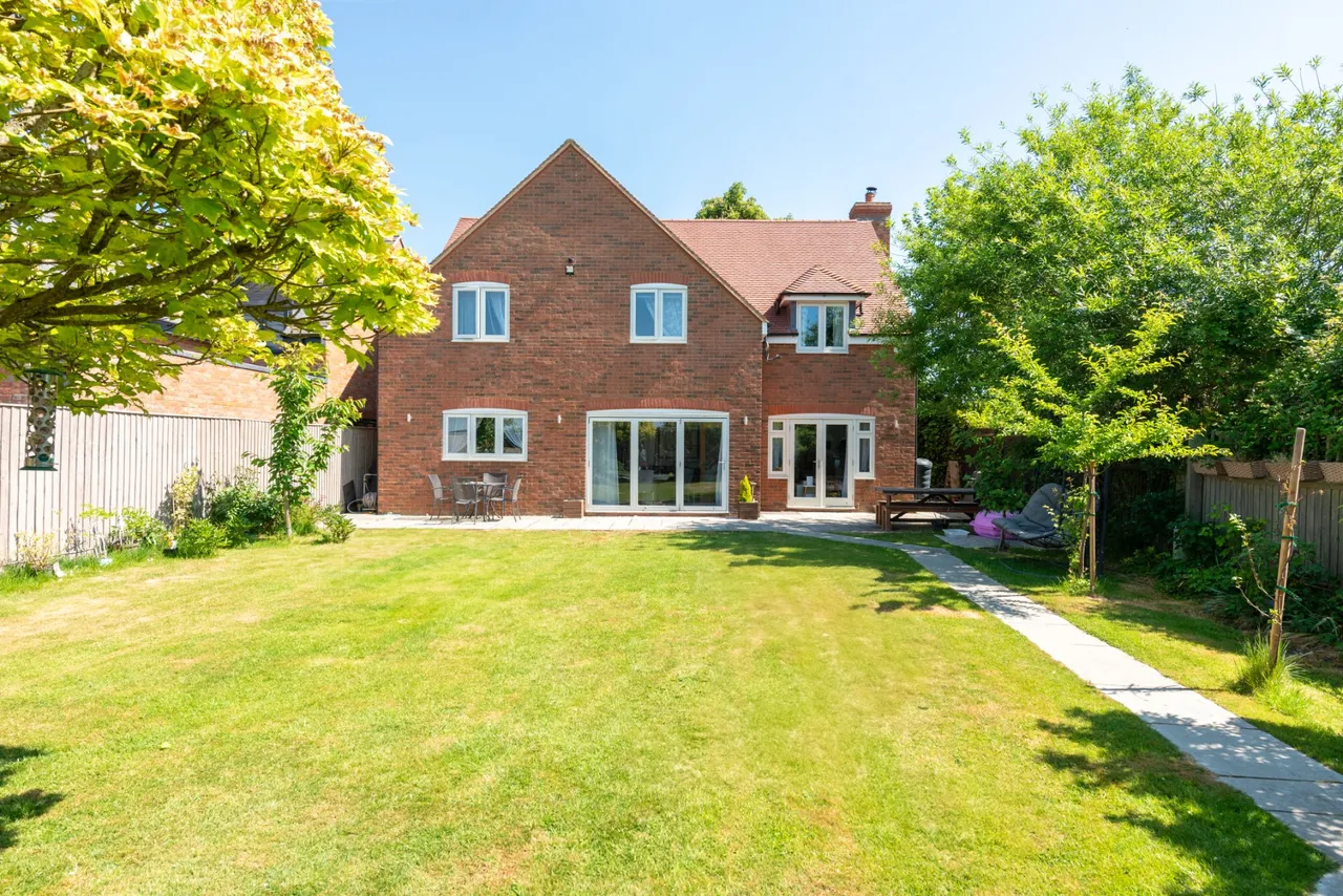 Lower Road, Stoke Mandeville, HP22, photo 5