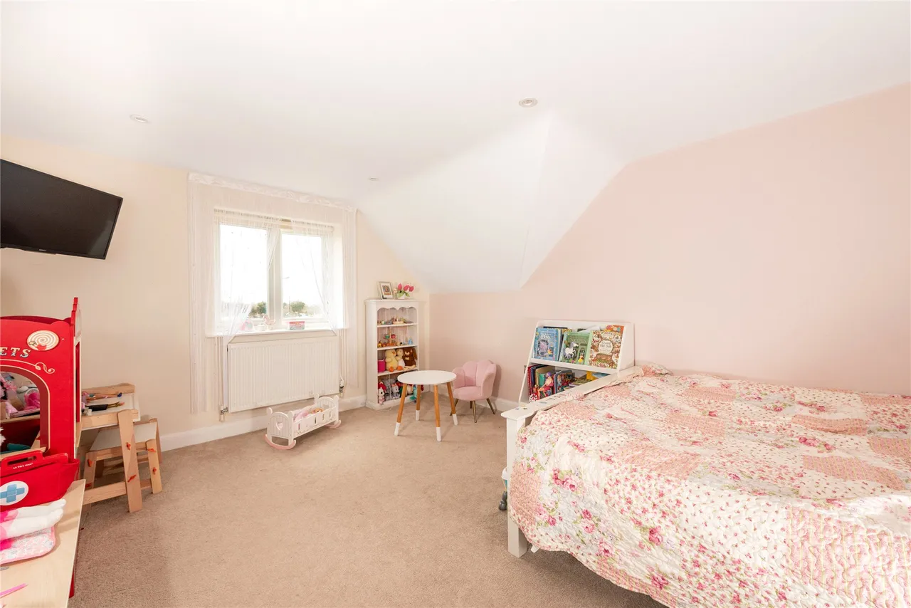 Lower Road, Stoke Mandeville, HP22, photo 7