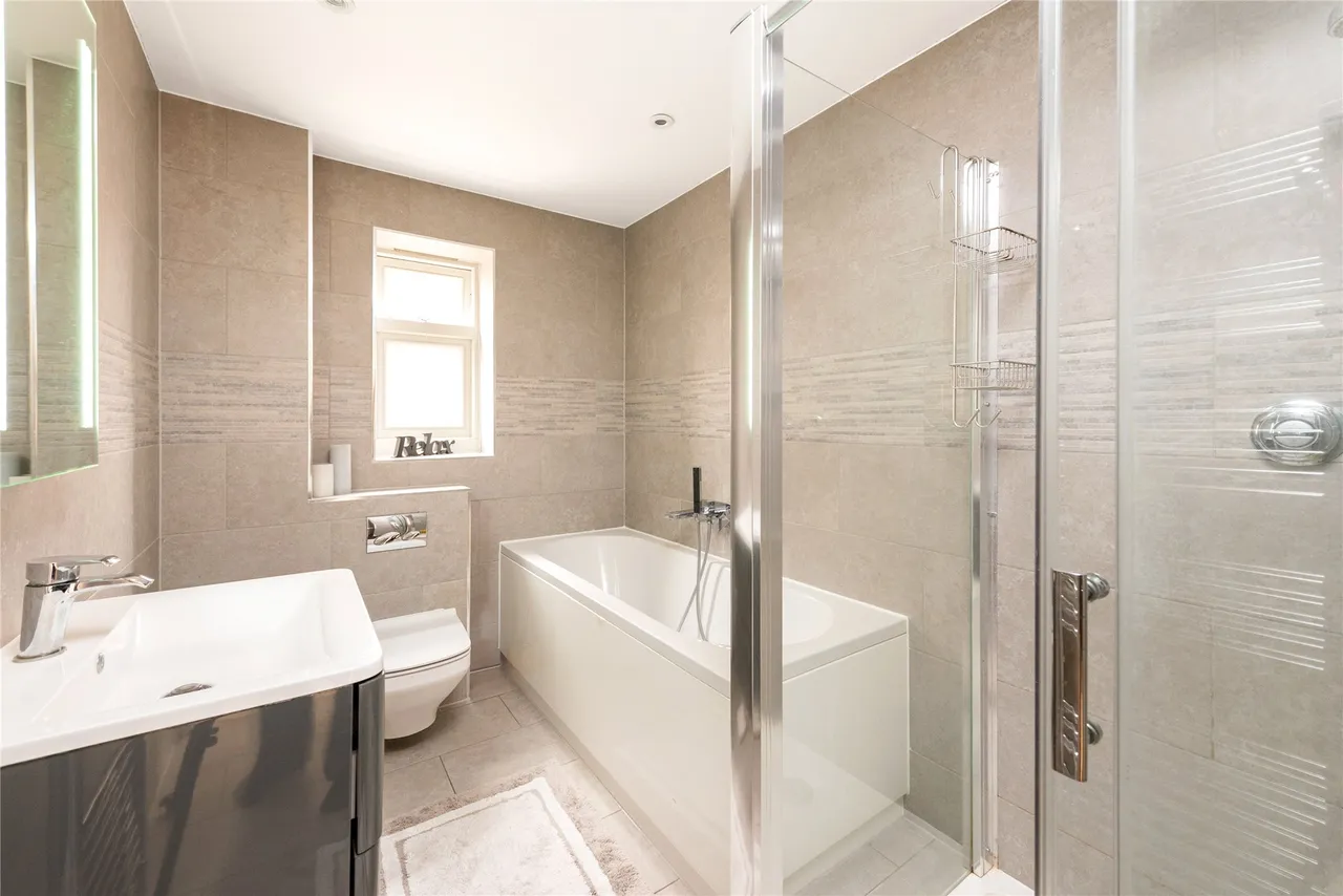 Lower Road, Stoke Mandeville, HP22, photo 8