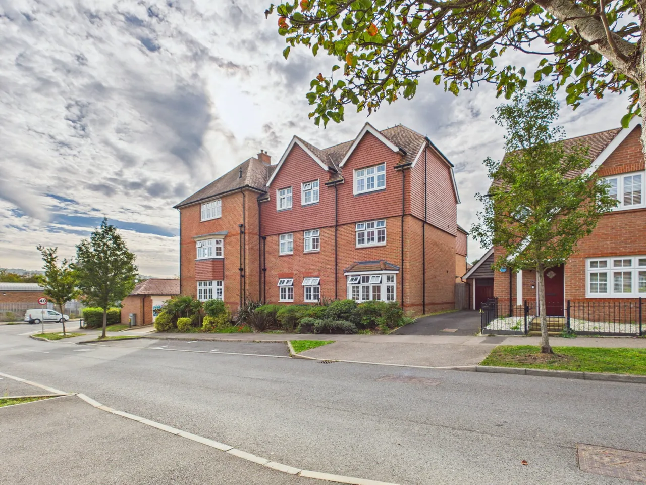 2 bed flat for sale, Mint House, St Andrews Park, ME2