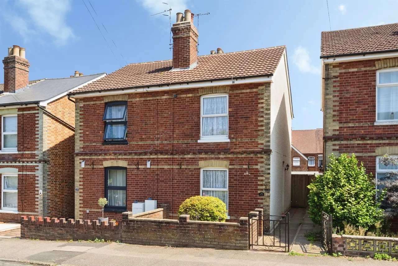 2 bed house for sale — Powder Mill Lane, TUNBRIDGE WELLS