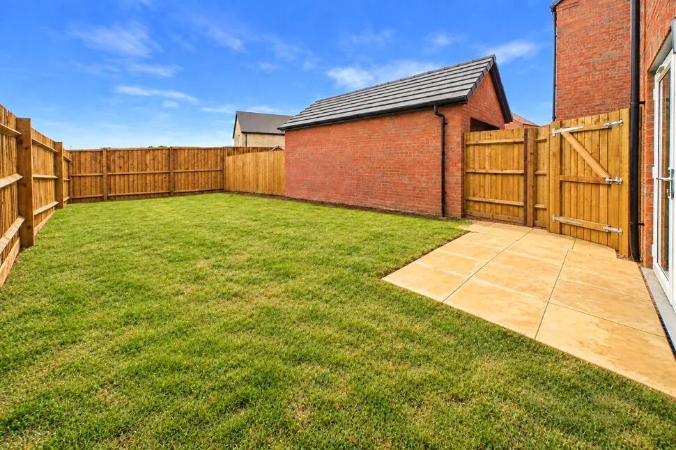 Hadlow Gardens, Kettering, NN16, photo 9