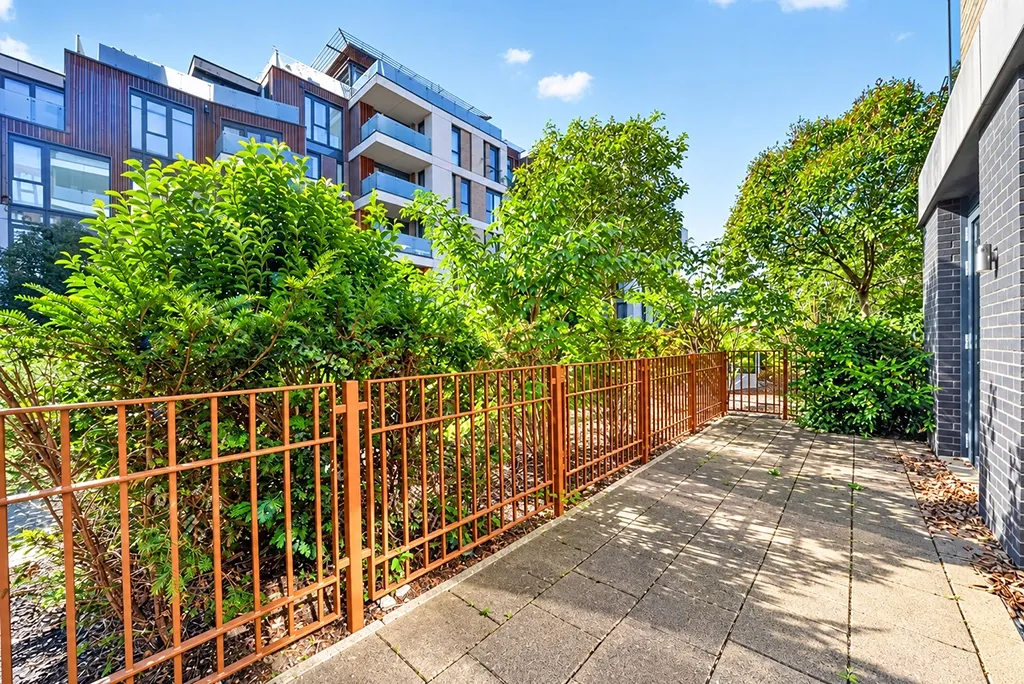 1 bed flat for sale, Quebec Way, Rotherhithe, SE16