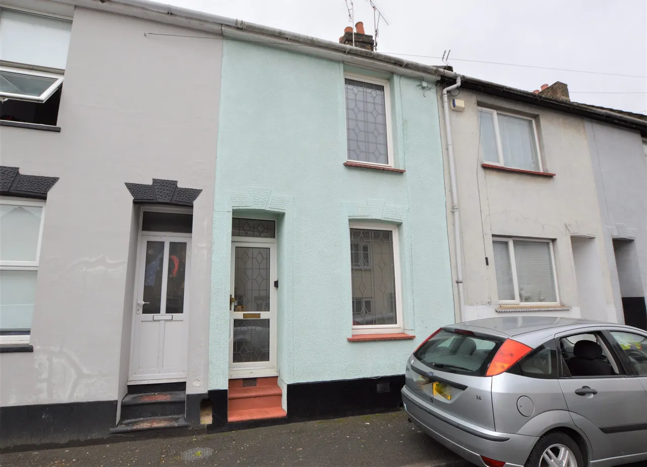 3 bed property to rent — Hartington Street, Chatham, Kent, ME4 5PH
