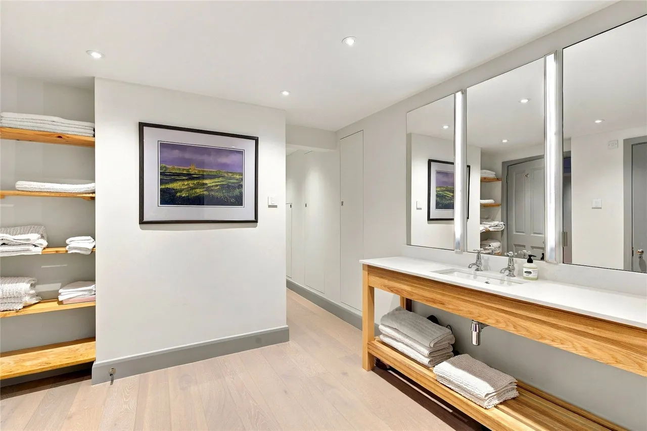Fulham Road, London, SW10, photo 11
