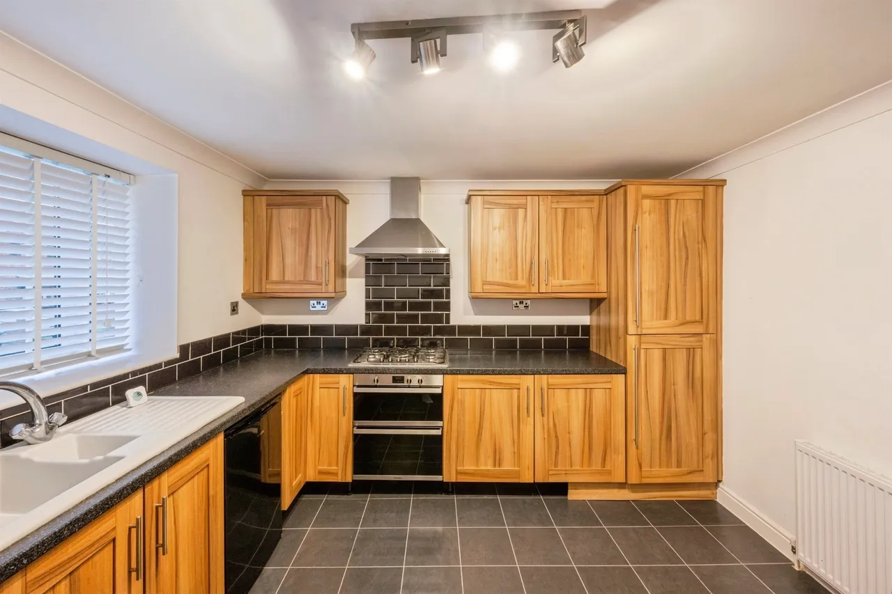 Pagnell Avenue, Thurnscoe, S63, photo 6