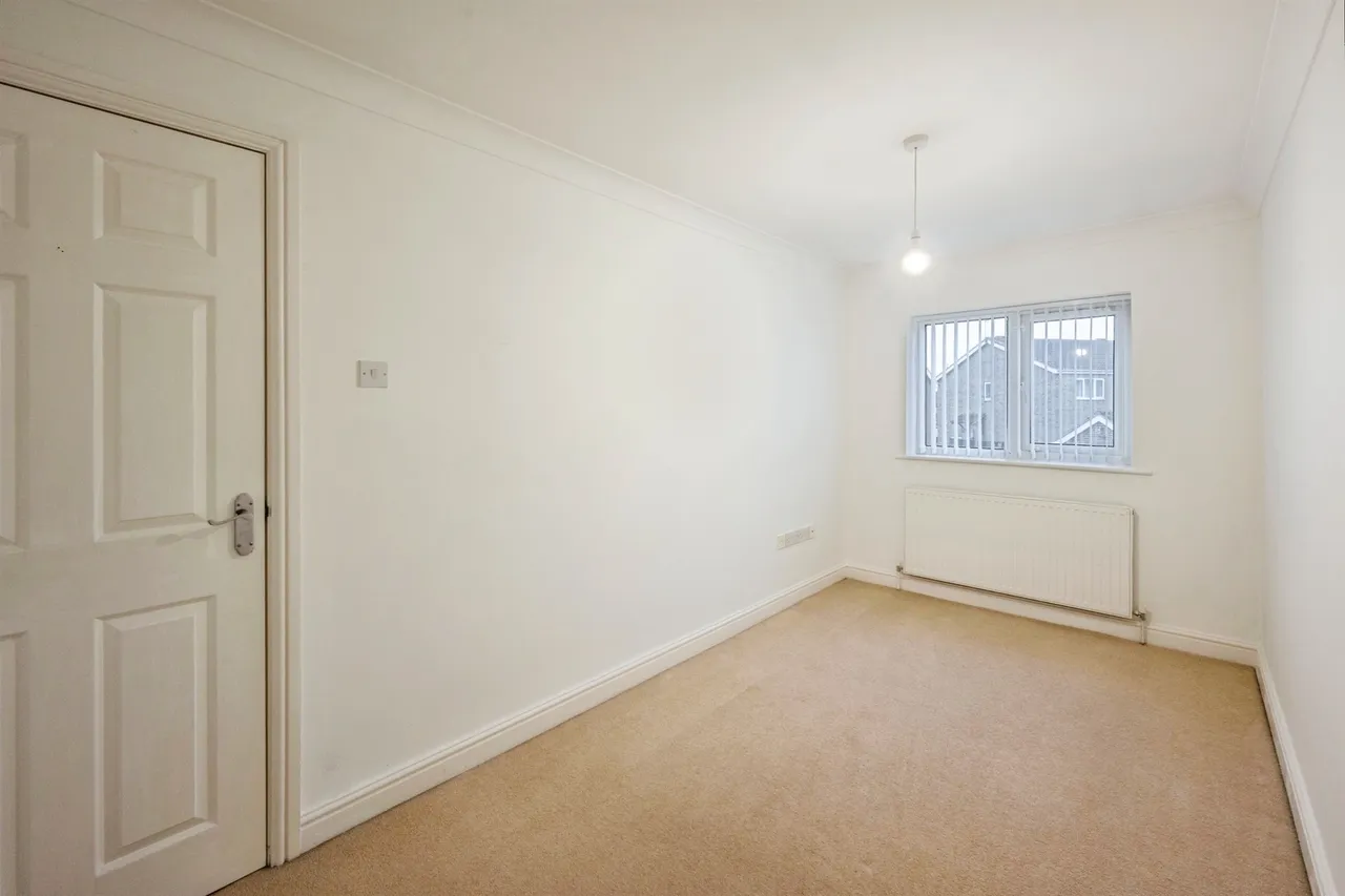 Pagnell Avenue, Thurnscoe, S63, photo 17