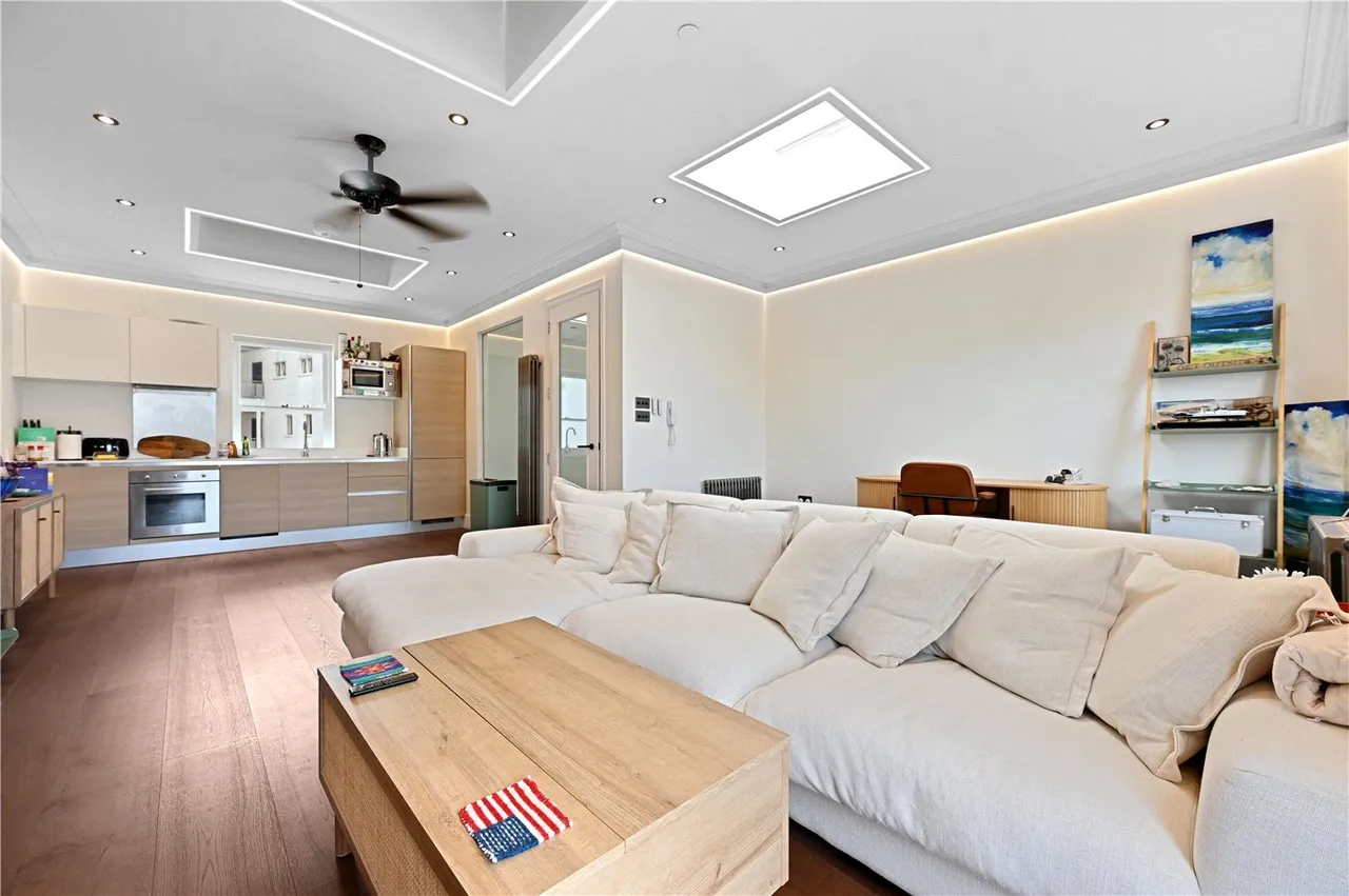 Hereford Road, London, W2, photo 2