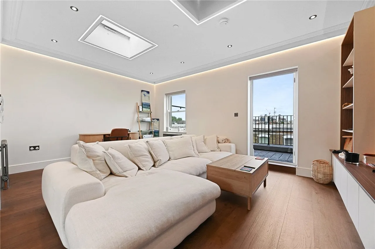 2 bed property to rent, Hereford Road, London, W2