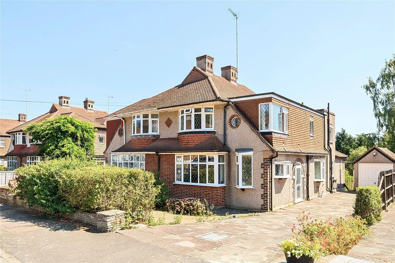 4 bed house for sale — Courtfield Rise, West Wickham, BR4