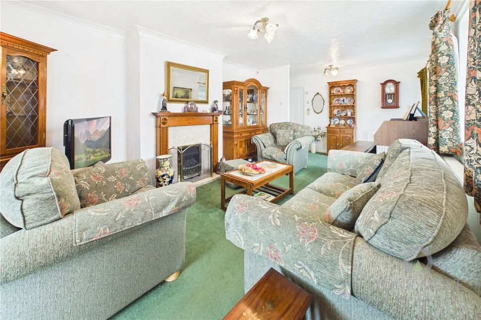 Manor Road, Stanion, Northamptonshire, NN14, photo 4