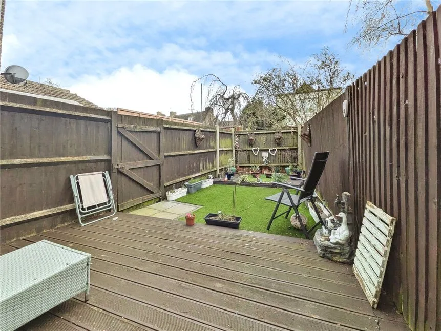 North Road, Queenborough, Kent, ME11, photo 4