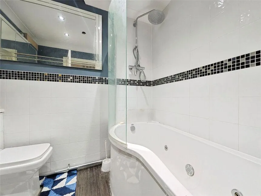 North Road, Queenborough, Kent, ME11, photo 12