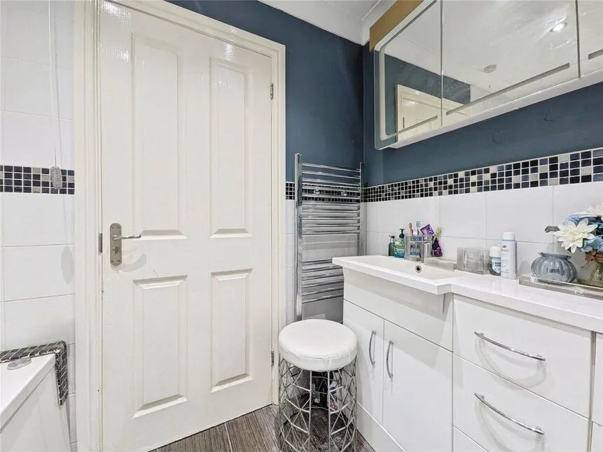 North Road, Queenborough, Kent, ME11, photo 6