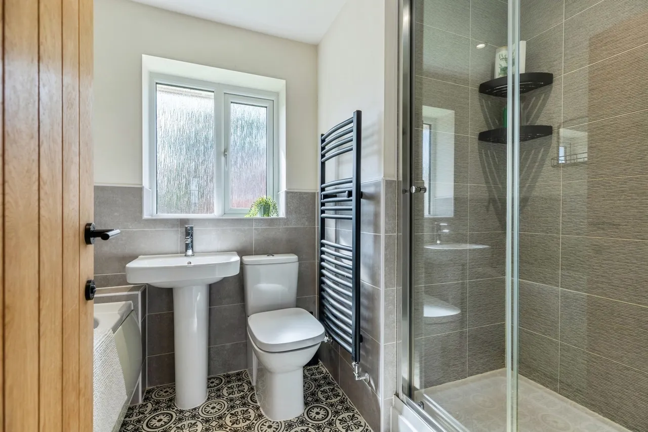 Loughrigg Drive, Middleton, M24, photo 16