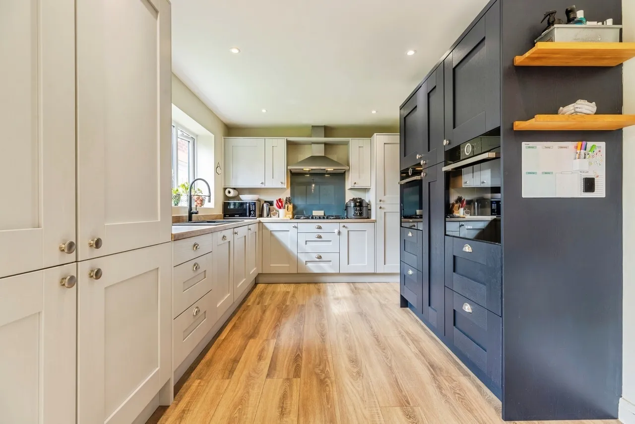 Loughrigg Drive, Middleton, M24, photo 5