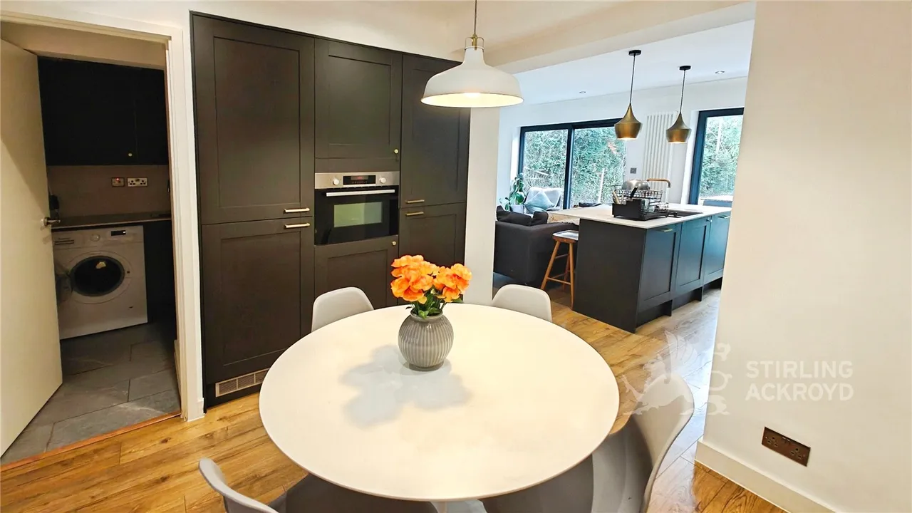 Applegarth Avenue, Guildford, GU2, photo 7