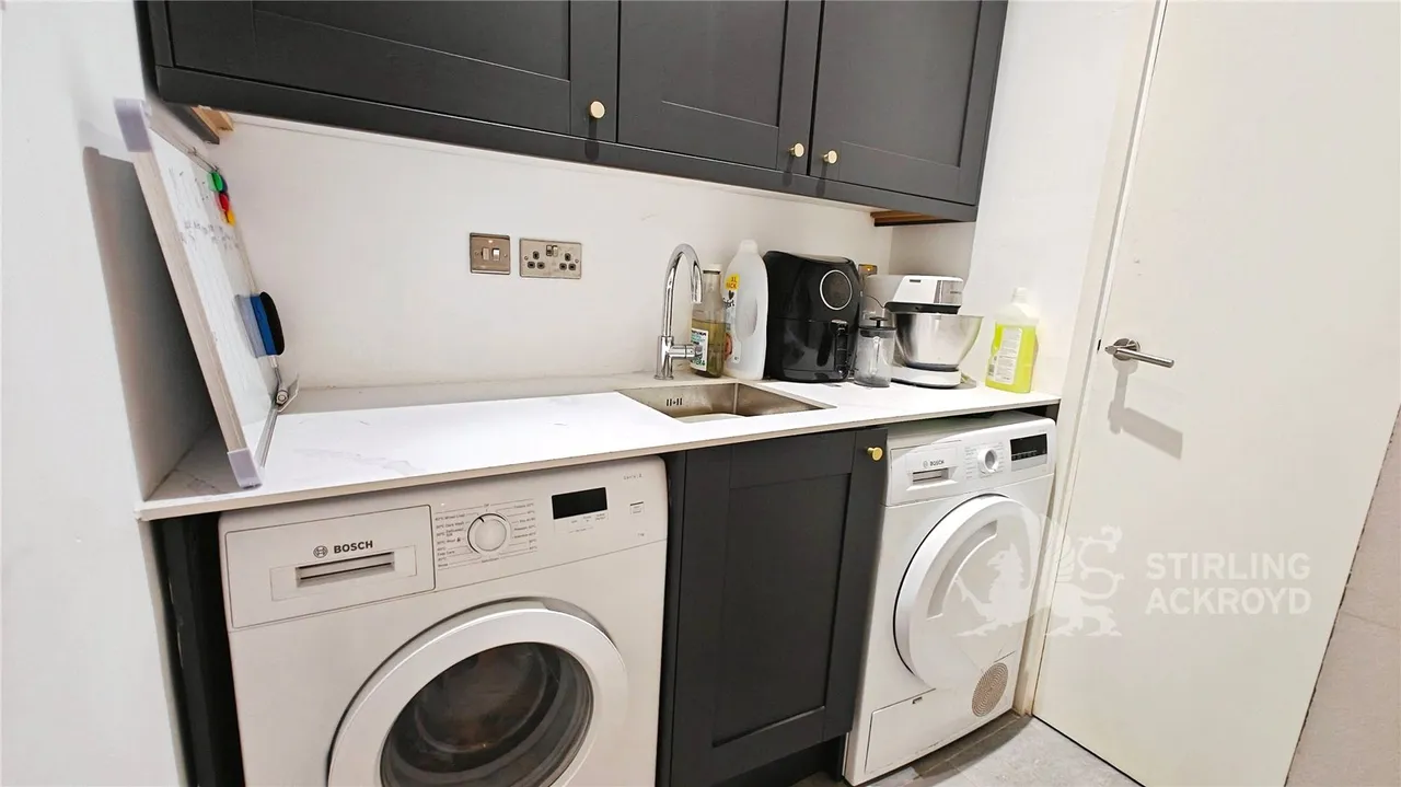 Applegarth Avenue, Guildford, GU2, photo 8