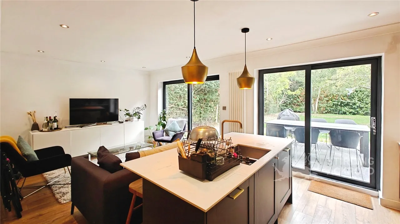 Applegarth Avenue, Guildford, GU2, photo 5