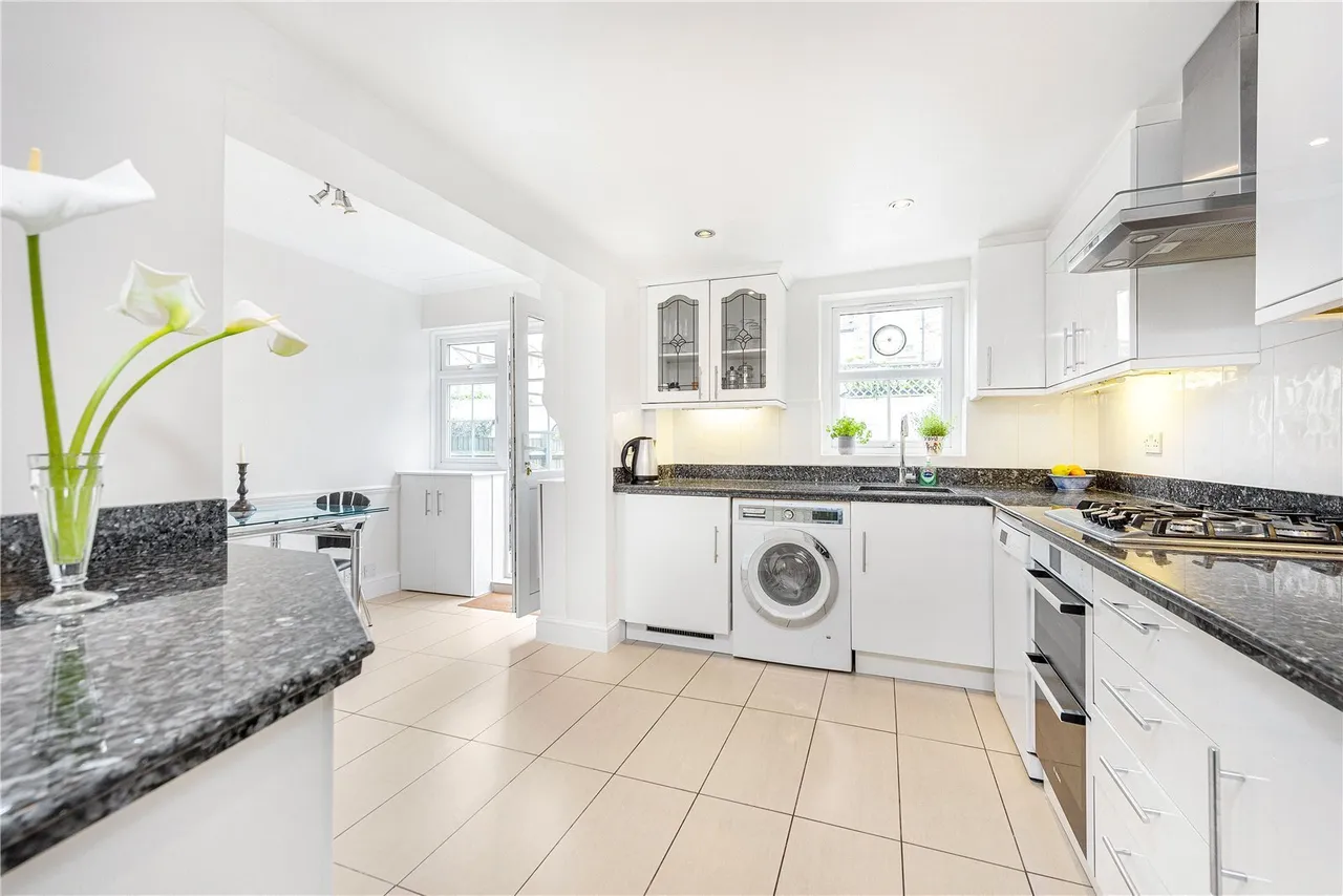 Colestown Street, London, SW11, photo 9