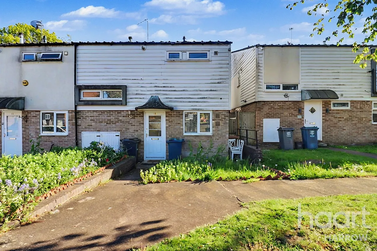 2 bed house for sale, Robb Road, Stanmore, HA7