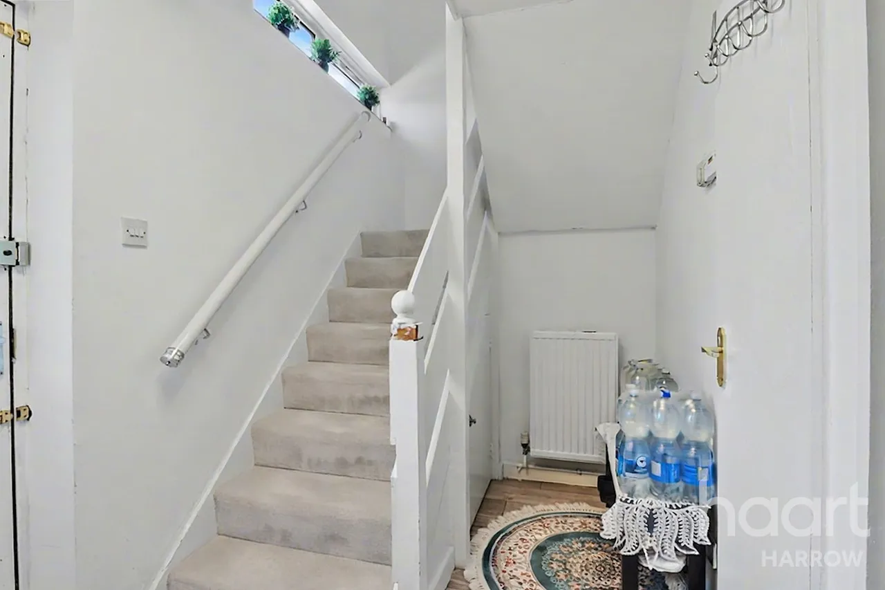 Robb Road, Stanmore, HA7, photo 3