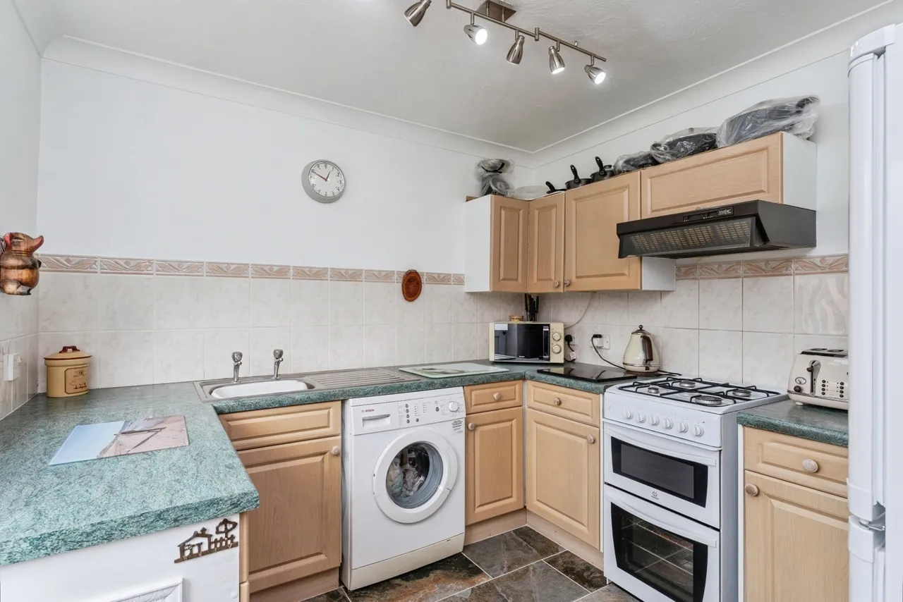 Woollam Drive, Ellesmere Port, CH66, photo 2