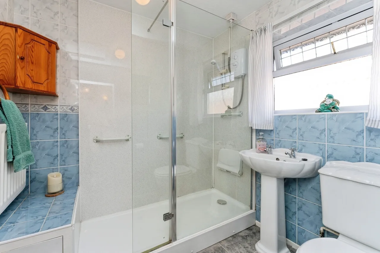 Woollam Drive, Ellesmere Port, CH66, photo 17