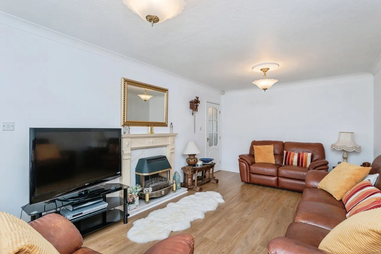 Woollam Drive, Ellesmere Port, CH66, photo 8