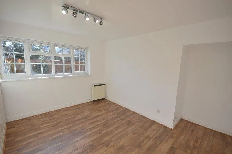 Pinewood Court, Sale, photo 6