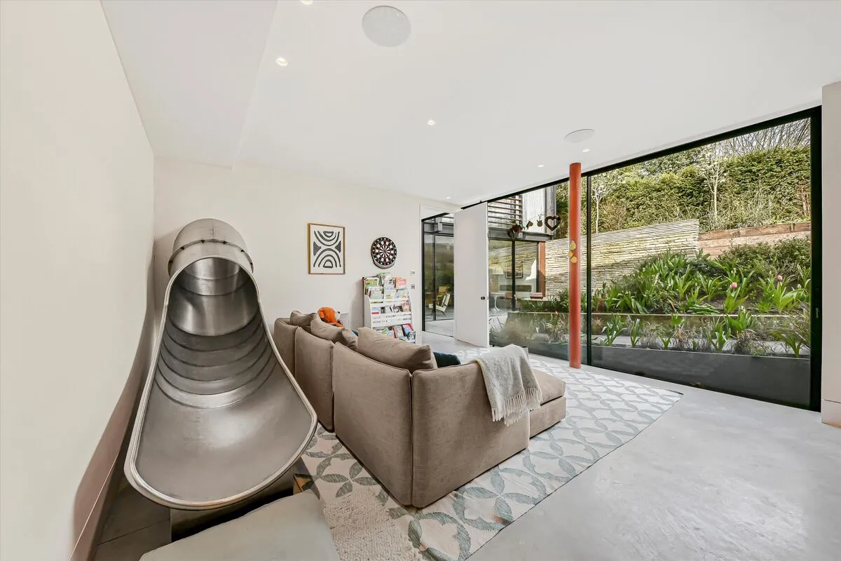 Millfield Lane, London, N6, photo 18