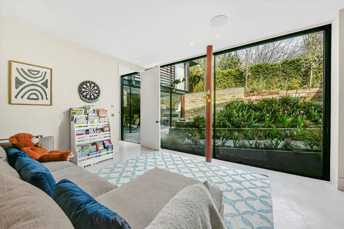 Millfield Lane, London, N6, photo 19
