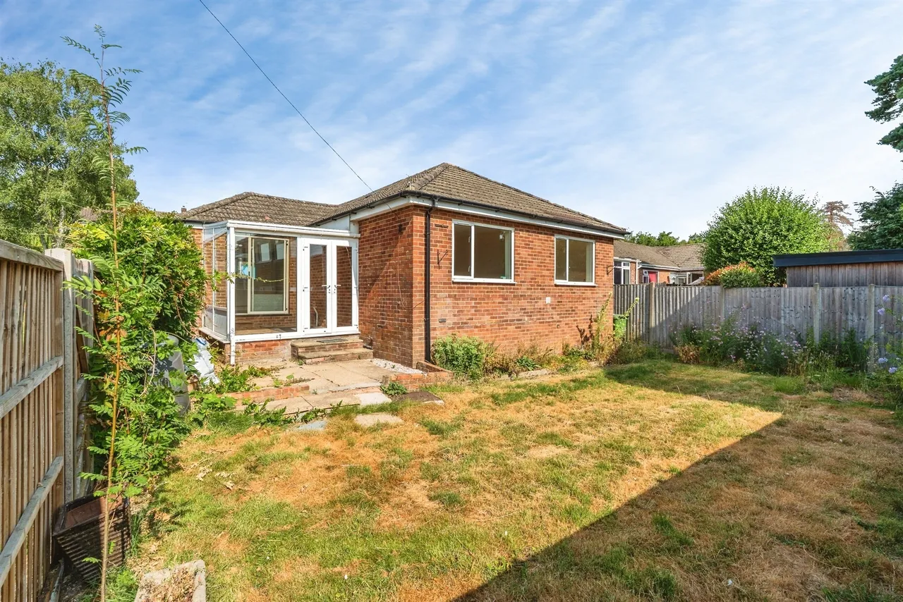 Willow Gardens, North Baddesley, SO52, photo 2