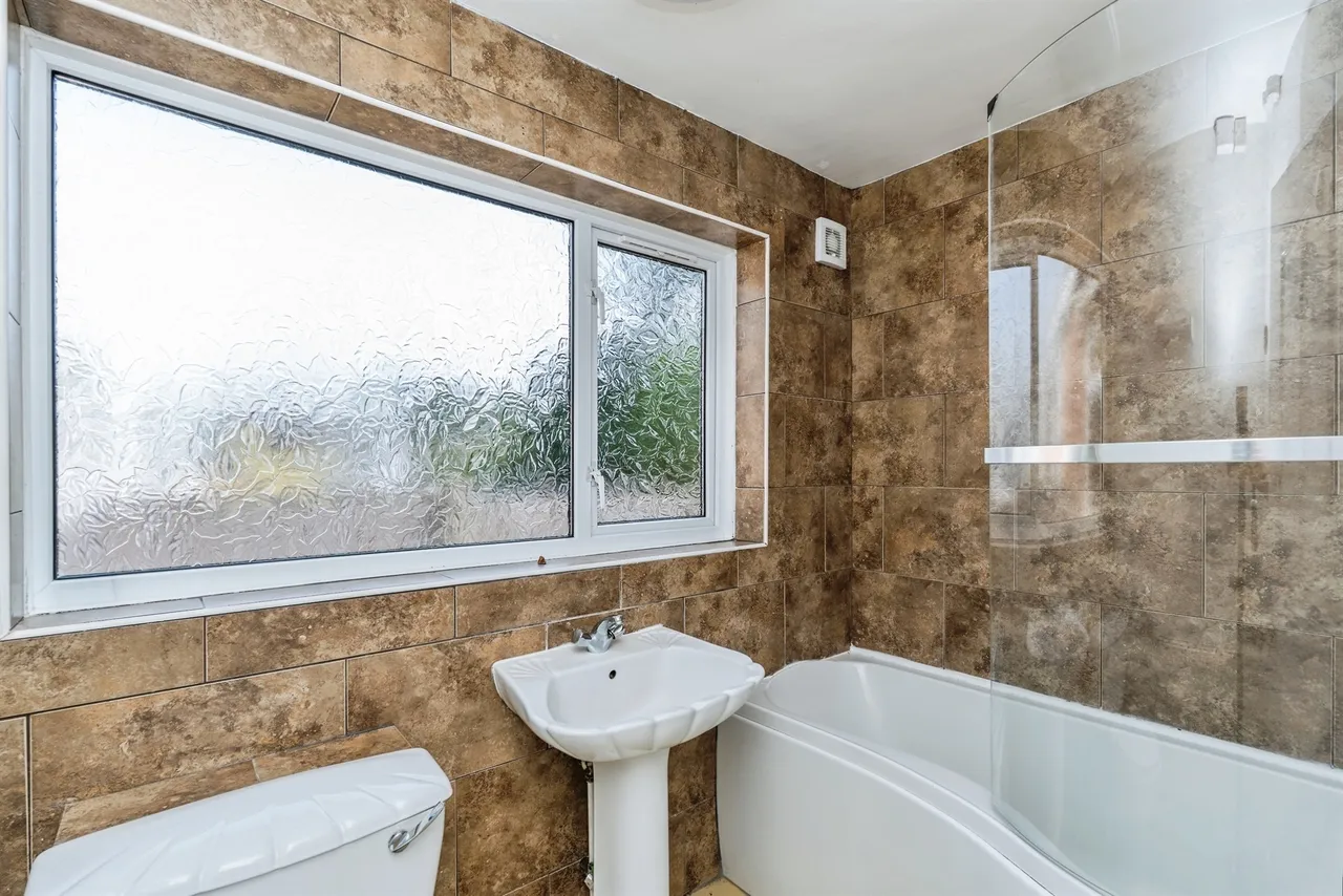 Willow Gardens, North Baddesley, SO52, photo 4