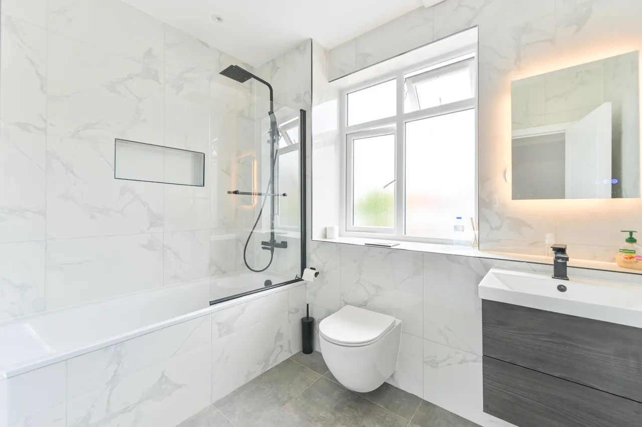 8 Hill Close, London, photo 9