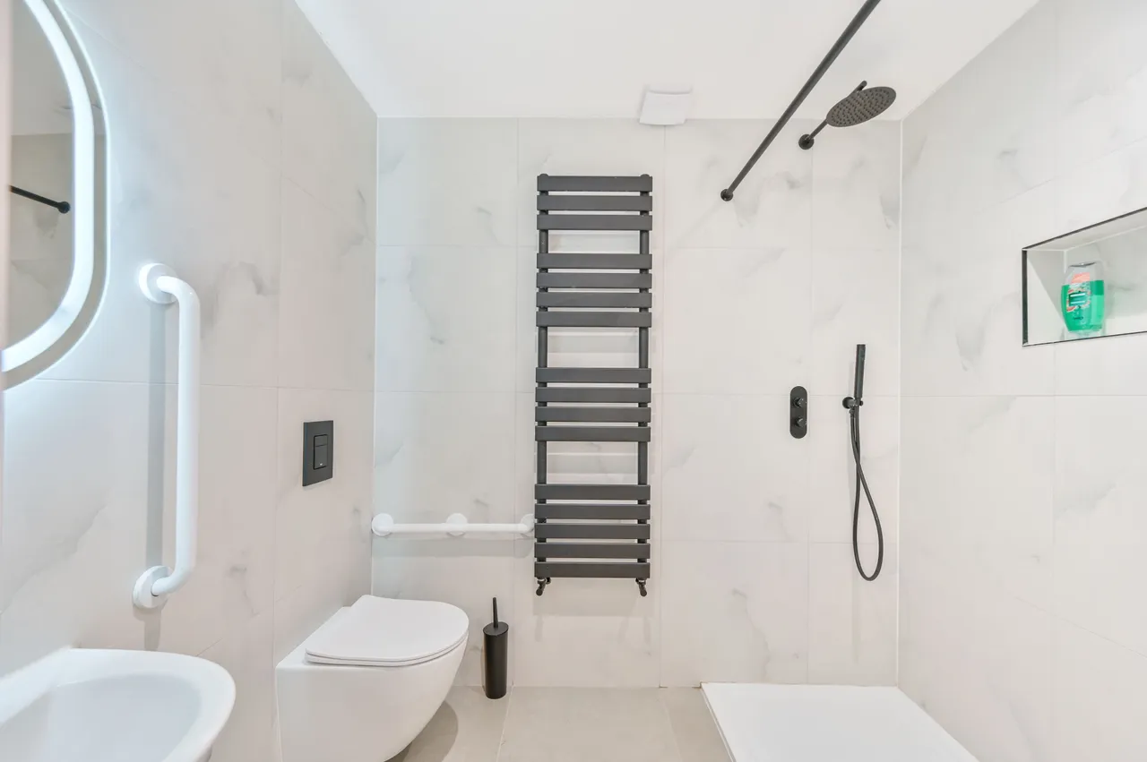 8 Hill Close, London, photo 6