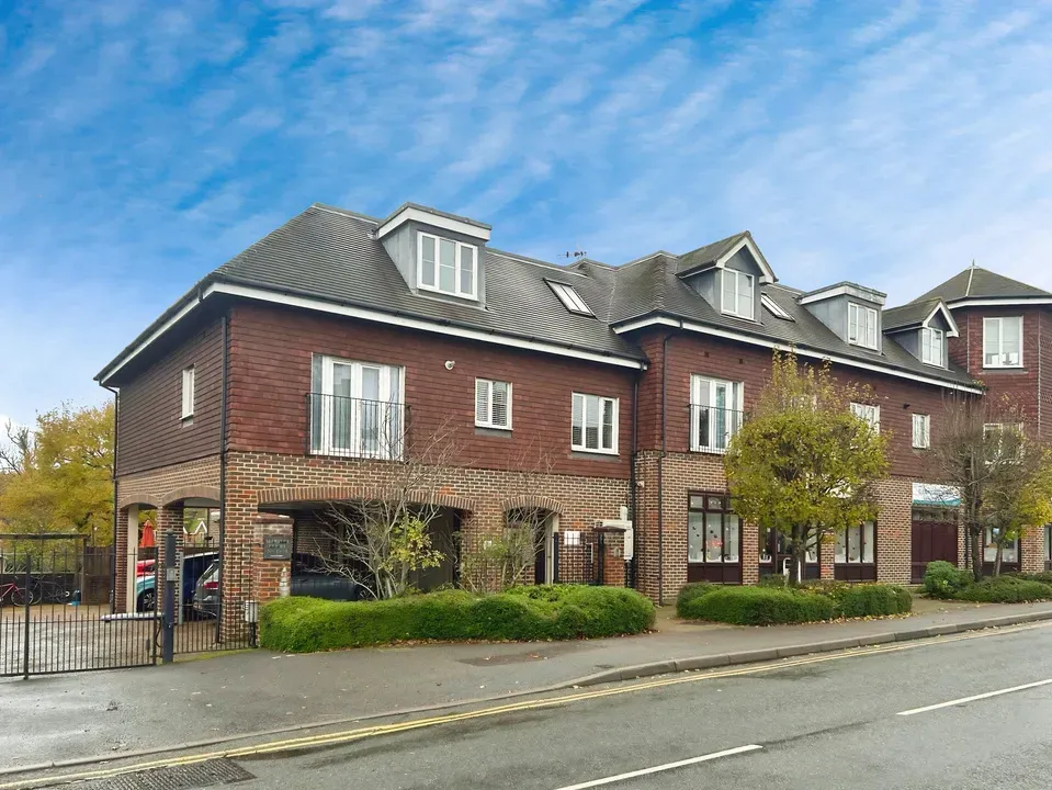 2 bed flat for sale, Church Street, Rudgwick