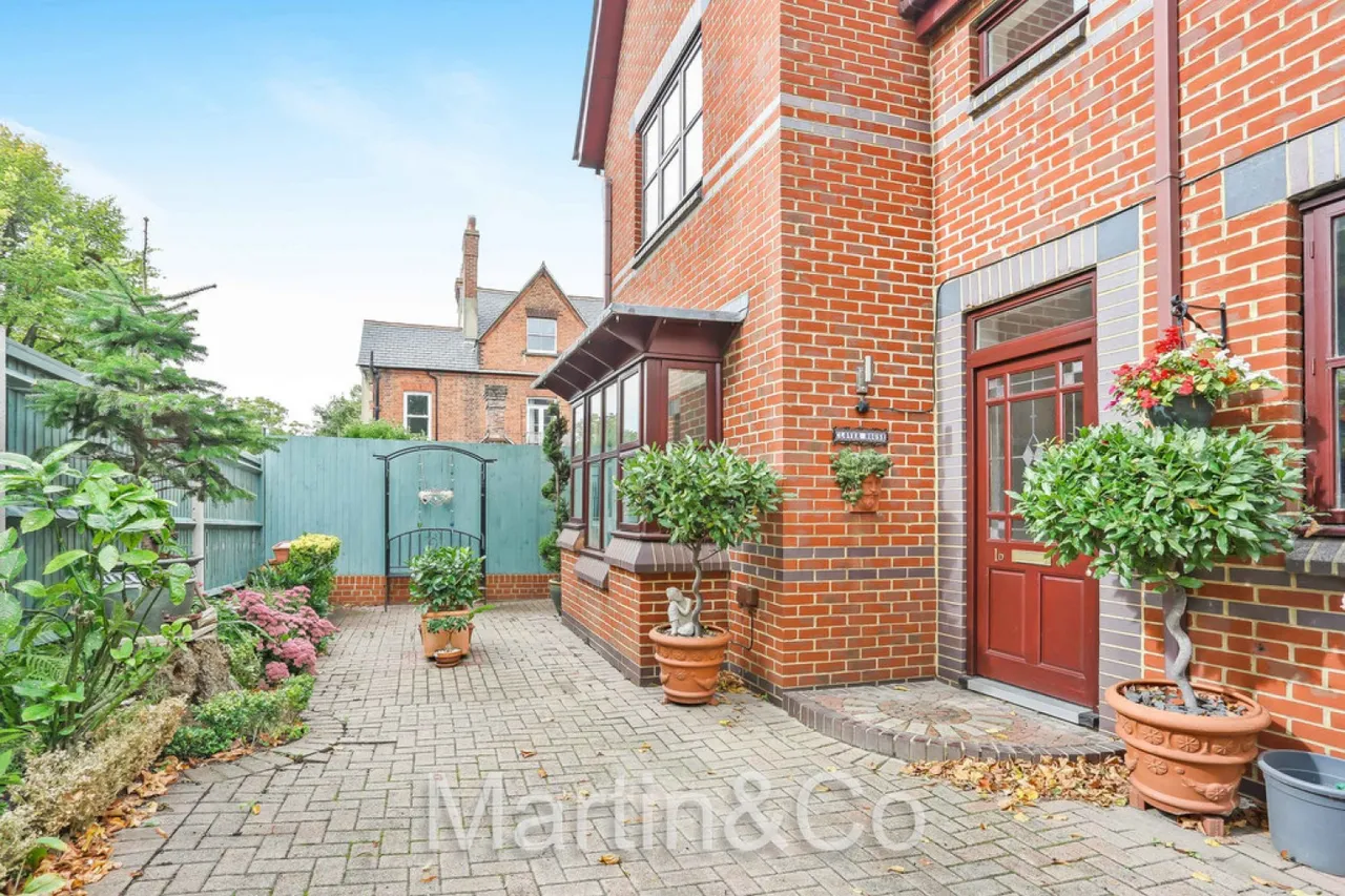 Sutton, SM2, photo 4