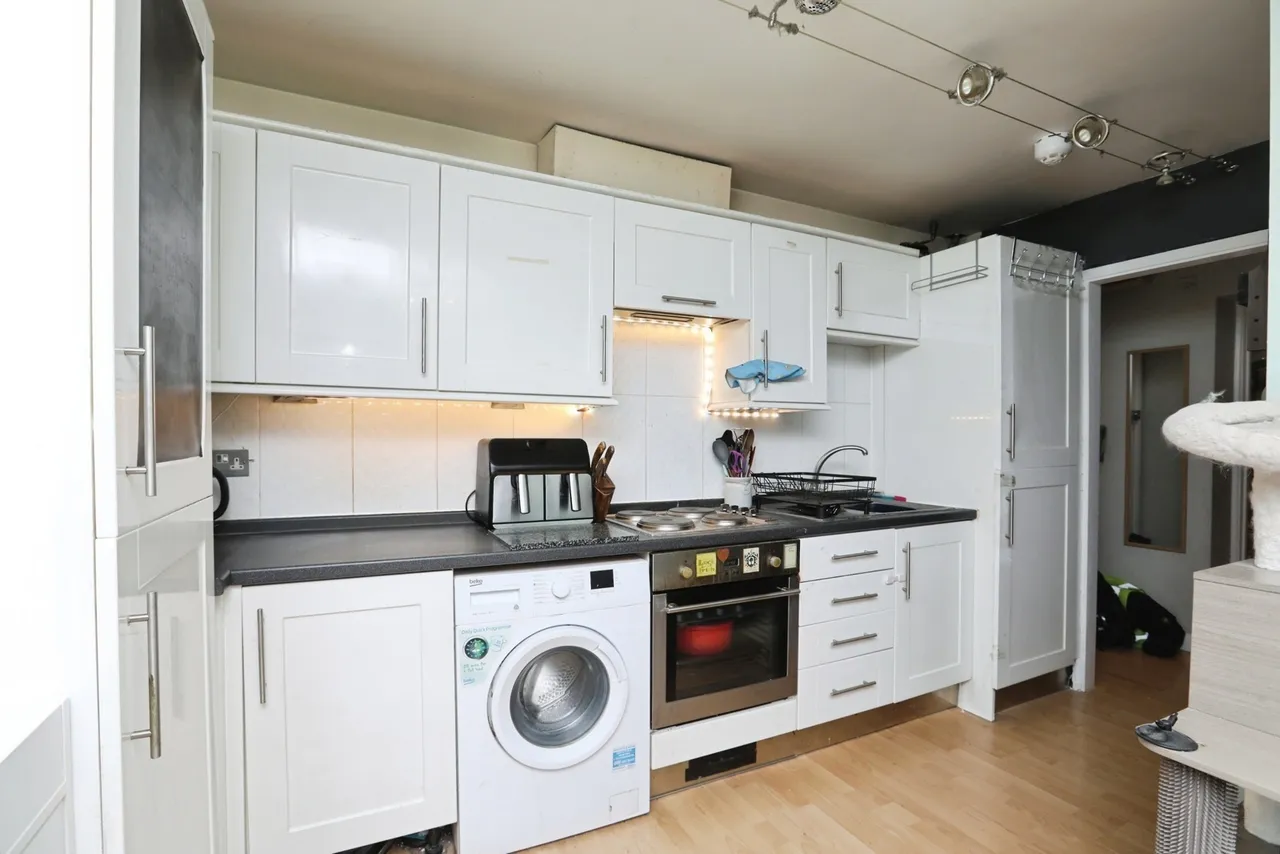 High Street, Sheerness, ME12, photo 5