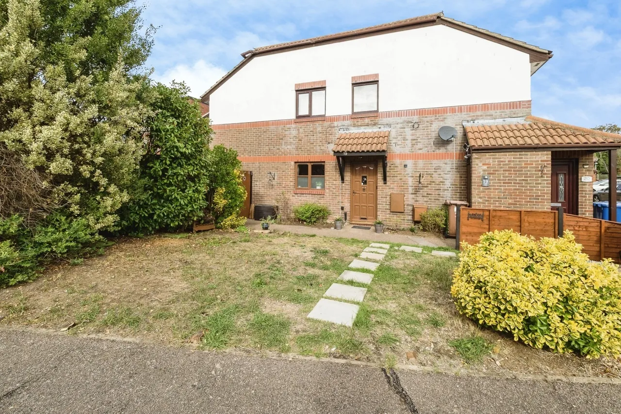 2 bed flat for sale, Cartel Close, Purfleet-on-Thames, RM19