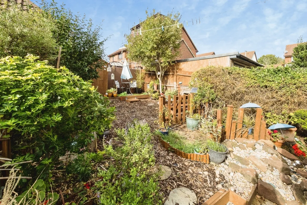 Cartel Close, Purfleet-on-Thames, RM19, photo 12