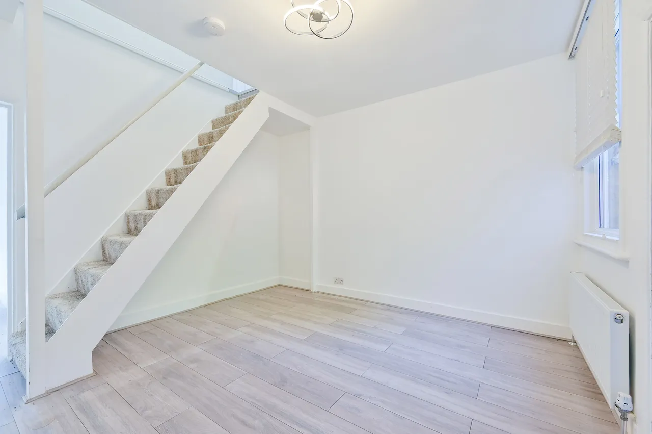 49 Greenford Road, Harrow, photo 4
