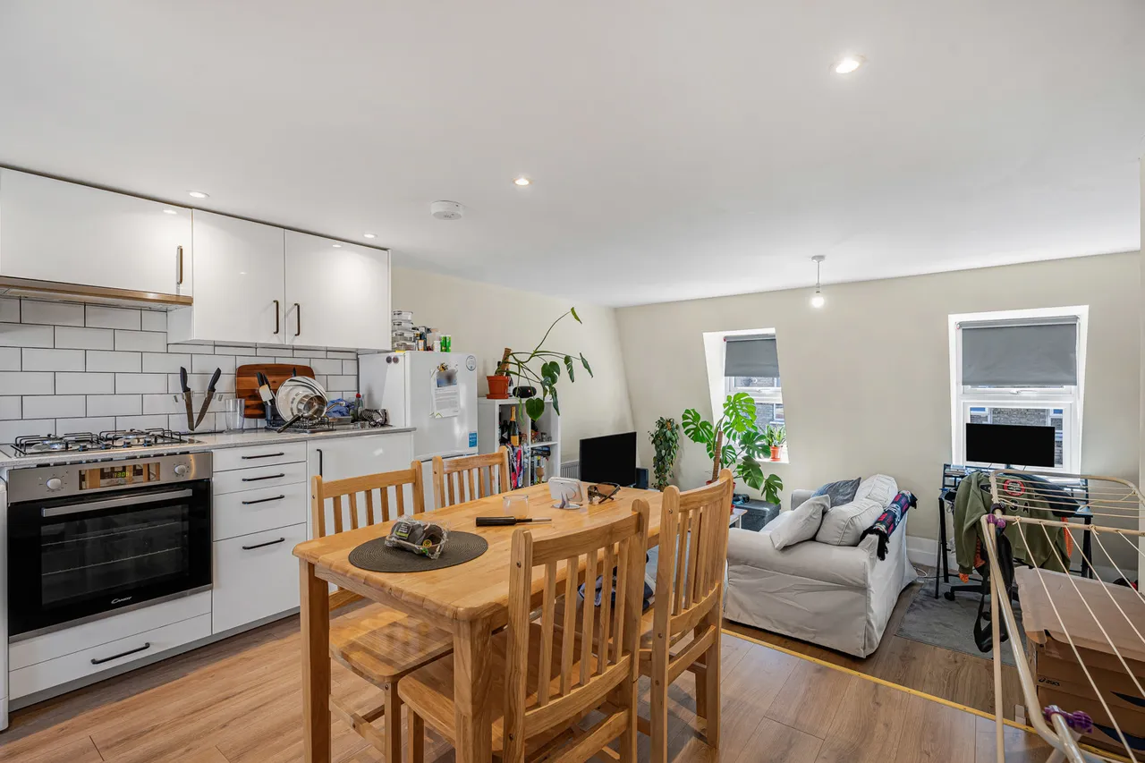 1 bed flat for sale, Trinity Road, London, SW17